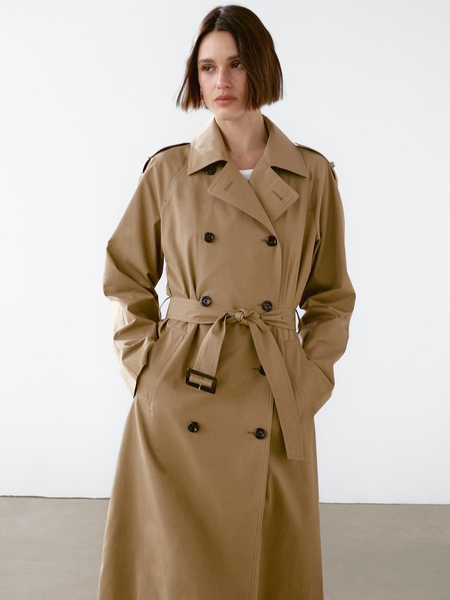 Trench coat màu be, từ dạo phố đến công sở đều nâng tầm khí chất- Ảnh 5. Trench coat màu be, từ dạo phố đến công sở đều nâng tầm khí chất- Ảnh 5.