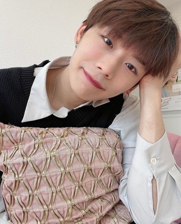 Cặp mỹ nhân 2K6 - ca sĩ 93 lộ clip thân mật, sao trước đó còn chối đây đẩy chuyện yêu đương- Ảnh 6.