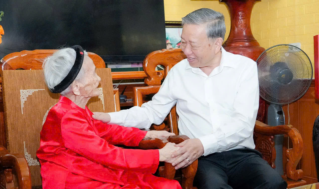 tặng quà - Ảnh 1.