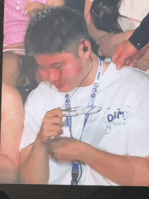 Drama tại fan meeting: Lê Dương Bảo Lâm khóc xin lỗi Hoà Minzy- Ảnh 3.