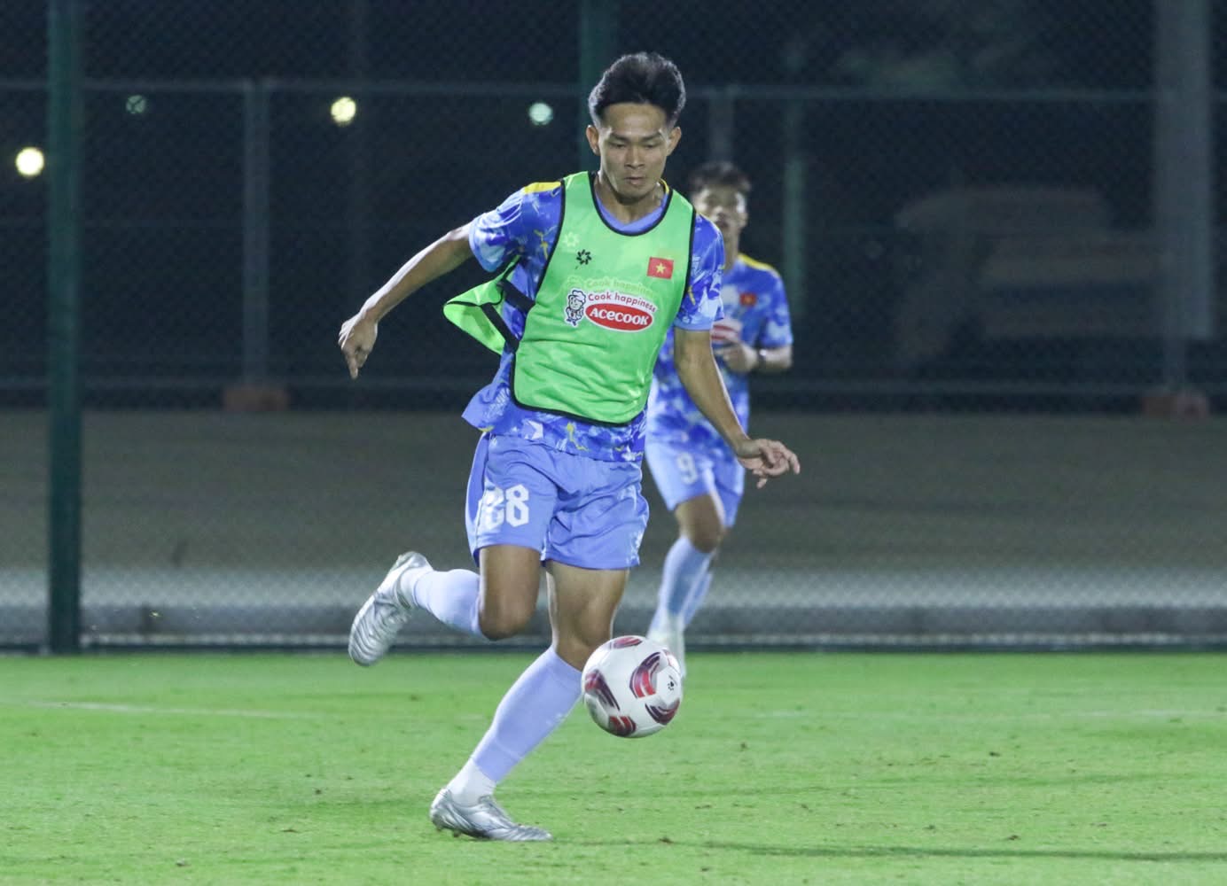 Đâu là những quân bài bí mật của HLV Kim tại châu Á, U.23 Việt Nam ráo riết tăng cường độ
- Ảnh 2.