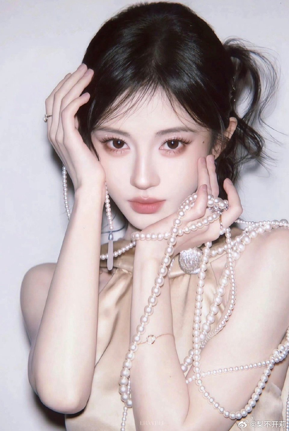 1766962922 815 My nu 4000 nam co 1 dung truoc nguy co