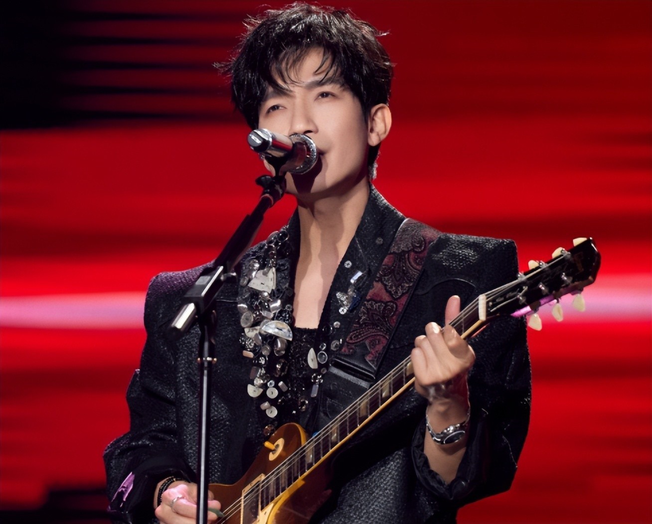 1766962929 763 My nu 4000 nam co 1 dung truoc nguy co