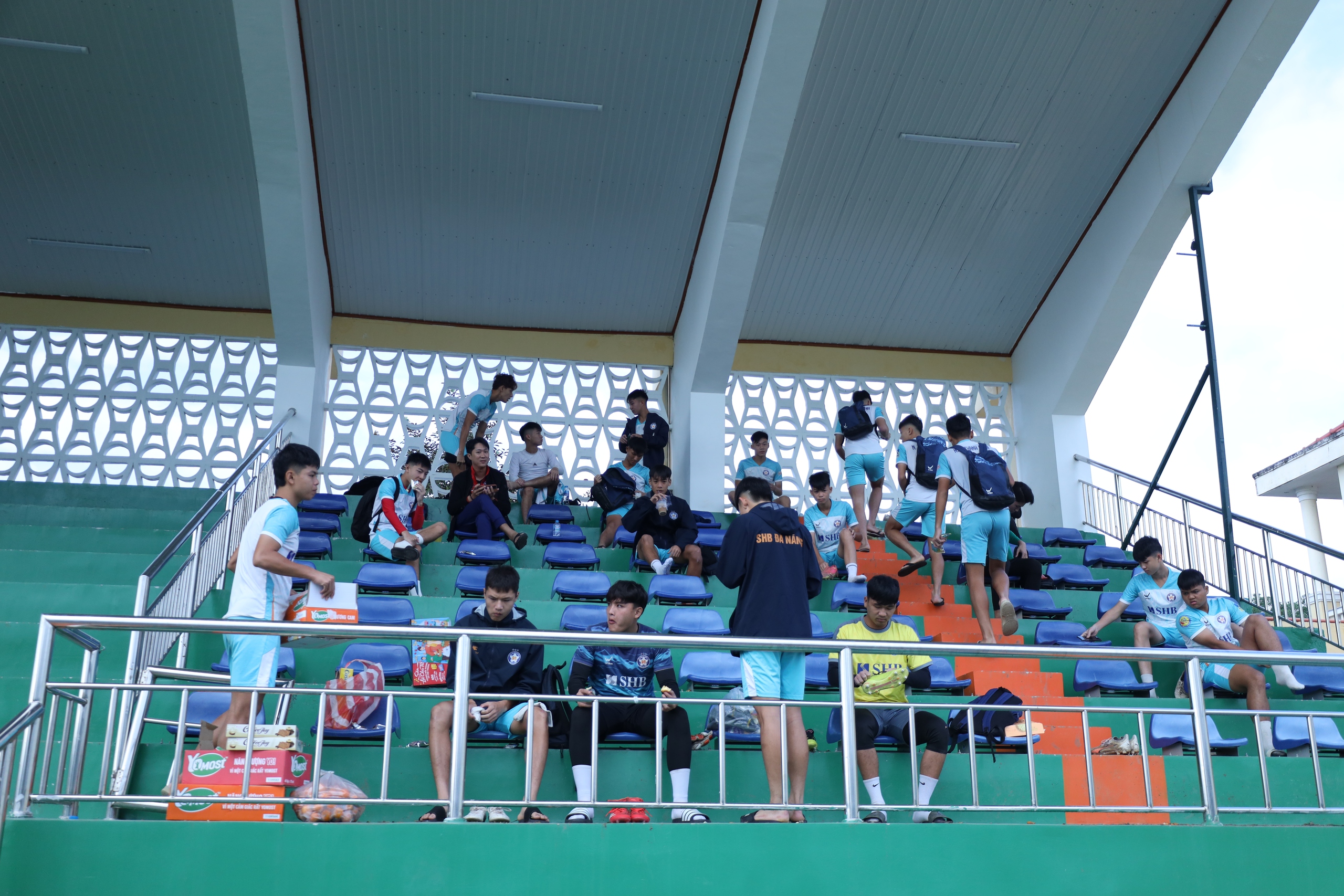 Ngắm SVĐ Quân khu 5 'lột xác', sẵn sàng mùa giải TNSV THACO cup 2026
- Ảnh 5.