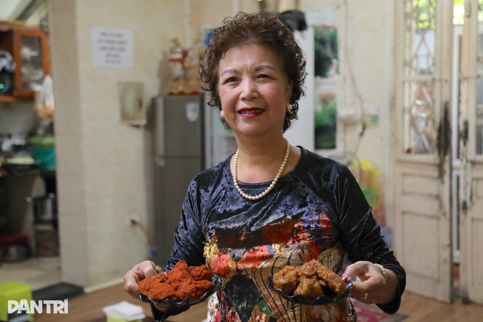 Quán gà ở Hà Nội ẩn mình ở ngõ nhỏ hẹp, khách leo cầu thang mới tới - 5