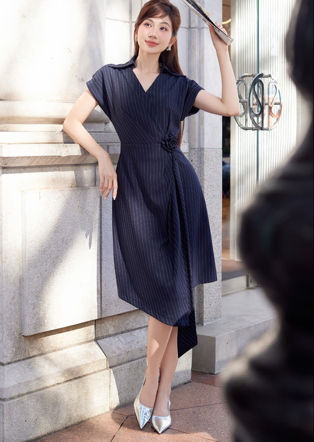 Gói trọn nét thanh lịch trong những ngày bận rộn với váy wrap- Ảnh 3. Gói trọn nét thanh lịch trong những ngày bận rộn với váy wrap- Ảnh 3.