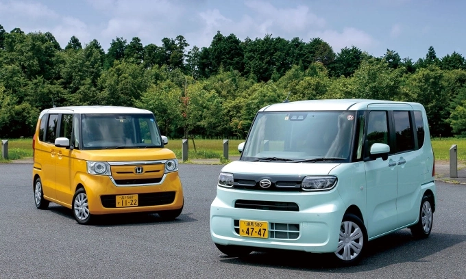 Honda N-Box (trái) và Daihatsu Tanto. Ảnh: Goo-net