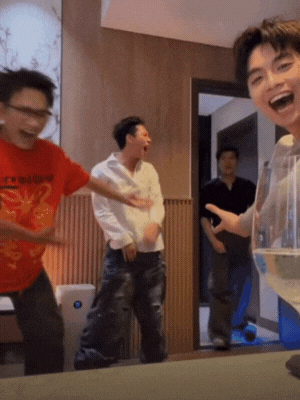 1766979973 999 HIEUTHUHAI khong hen ho ma tu tap hoi ban hoa