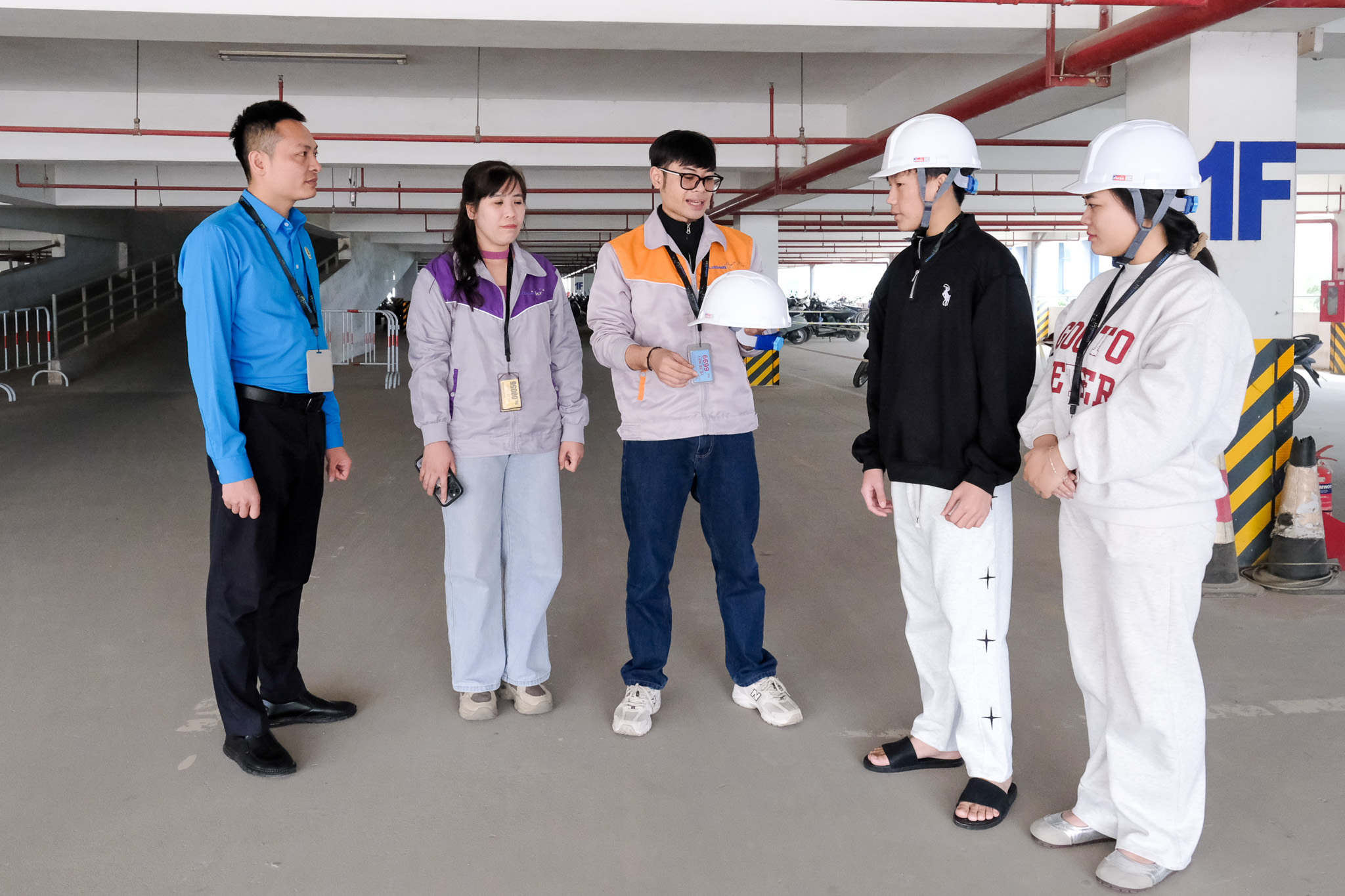 Tăng ca dồn dập, rủi ro rình rập: 'Siết' giảm tai nạn lao động thế nào? - Ảnh 3. tai nạn - Ảnh 3.