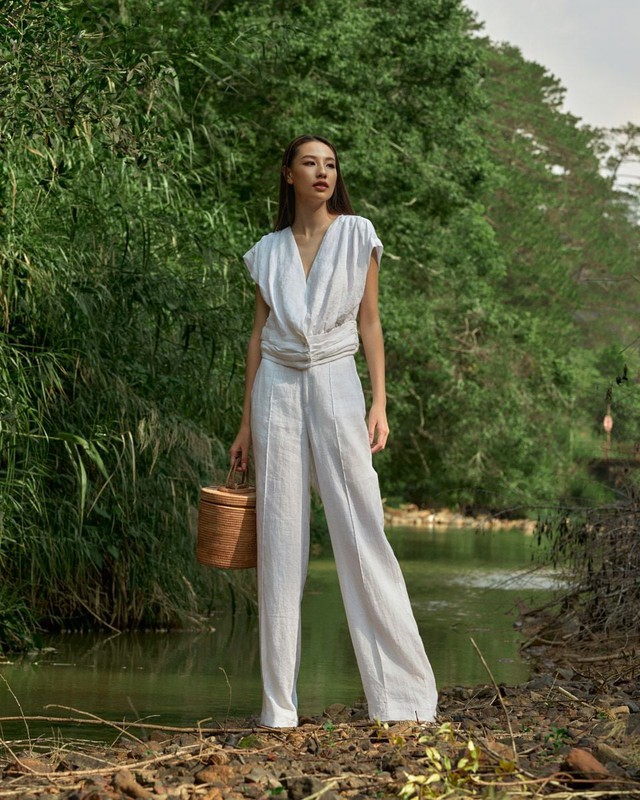 Chẳng cần cầu kỳ, nàng vẫn tỏa chất riêng với chiếc quần linen mộc mạc- Ảnh 3.