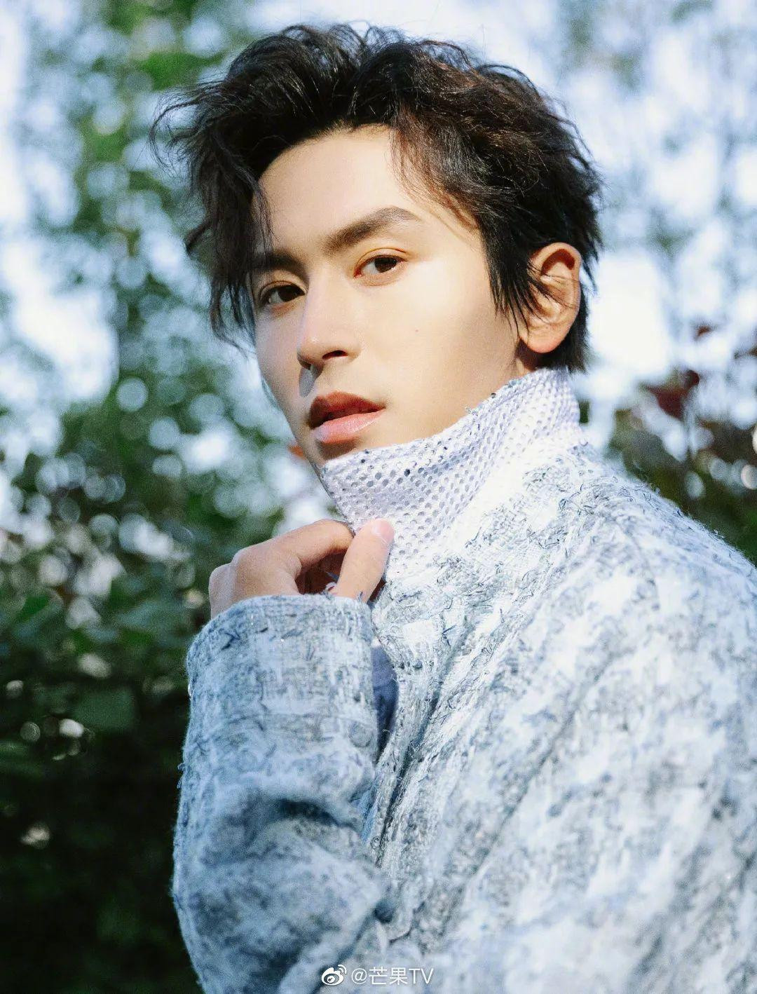 Mỹ nam đẹp nhất thế giới 2025: Visual đẳng cấp miễn bàn, mất cả sự nghiệp chỉ trong 4 giờ vì một bức ảnh tội lỗi- Ảnh 5.