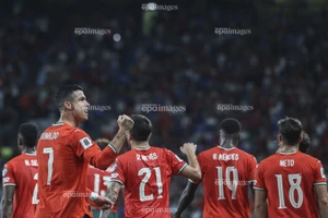 Ghi bàn khủng khiếp, Ronaldo vẫn kém kỷ lục của cầu thủ Singapore