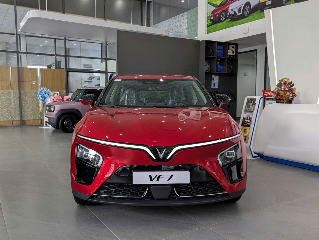 VF 7 Eco trong mắt người dùng: Cách âm hiệu quả, không gian rộng rãi, chi phí tối ưu - 2