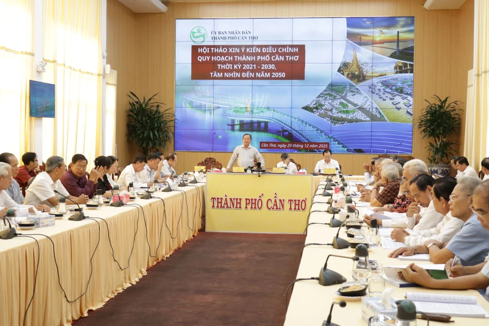 Quang cảnh hội thảo. Ảnh: NHẪN NAM can-tho-4.jpg