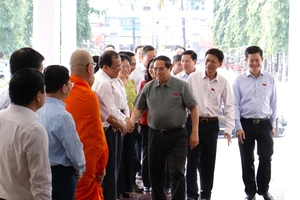 Thủ tướng Phạm Minh Chính: Tập trung tháo gỡ điểm nghẽn y tế, giáo dục cho Cần Thơ