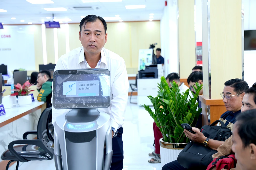 Nhiều người dân ghi nhận cơ sở vật chất được trang bị hiện đại. Ảnh: LÊ THOA trung-tam-phuc-vu-hanh-chinh-cong-tphcm-7.JPG