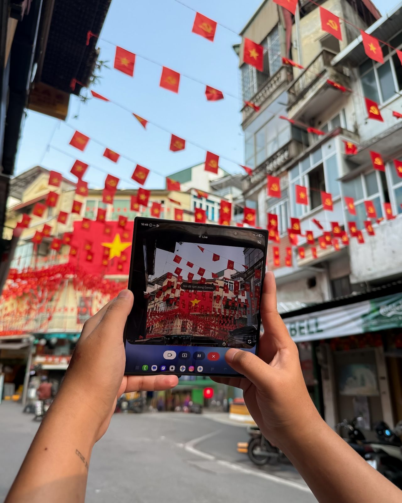 Vẽ Tết mới, vẹn ý xưa: Khi công nghệ trở thành chất liệu của ký ức- Ảnh 3.