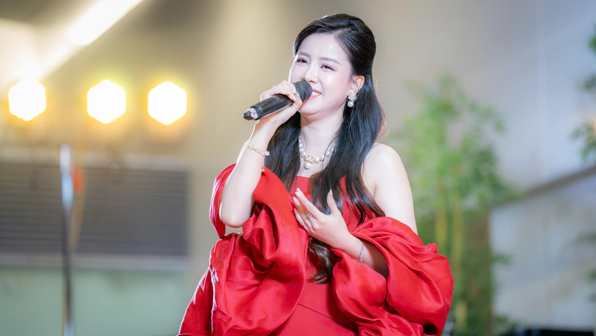 Những kiện hàng đặc biệt xuất hiện trên băng chuyền hành lý ở Nội Bài vào Giáng sinh - Ảnh 7.