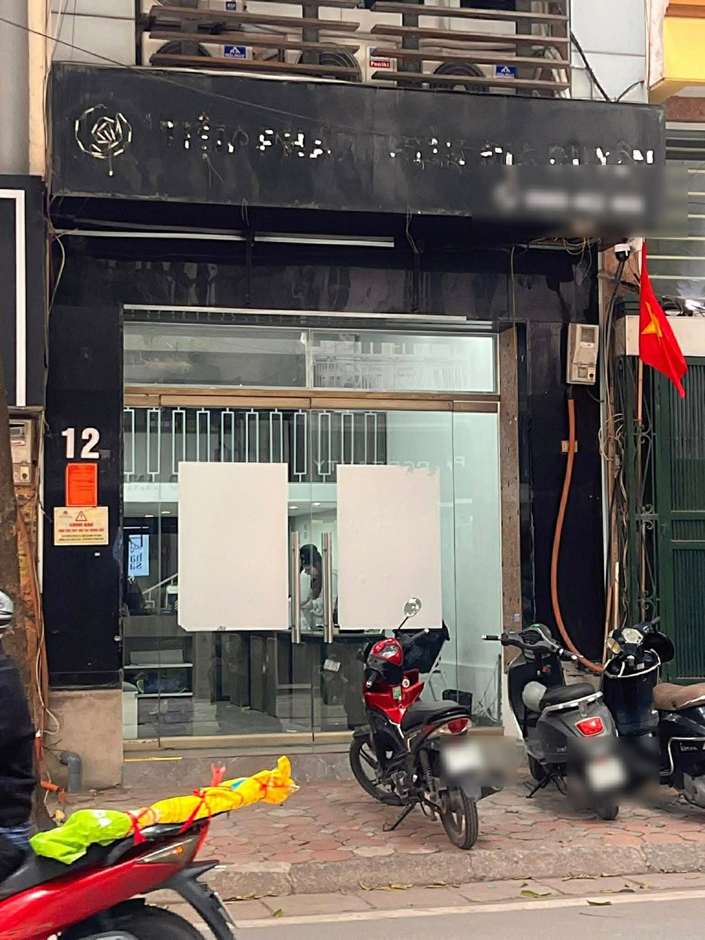 Hủy show “Về đây bốn cánh chim trời“: Thực hư công ty tổ chức gỡ bảng hiệu - 2