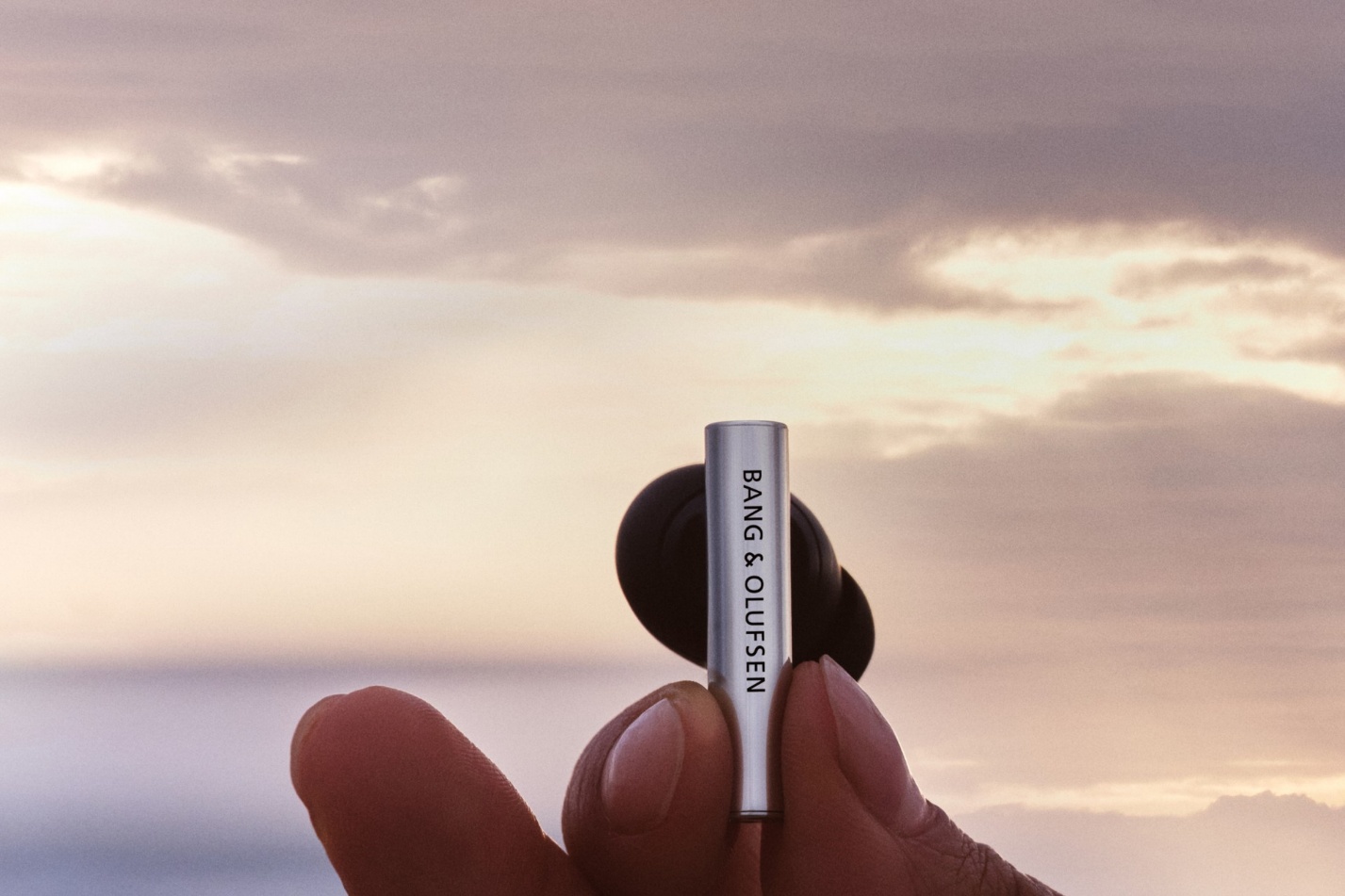 “Tri âm” xa xỉ mùa cuối năm từ Bang & Olufsen: earbuds thời trang với âm thanh không gian và cảm biến chạm tiên tiến- Ảnh 4.