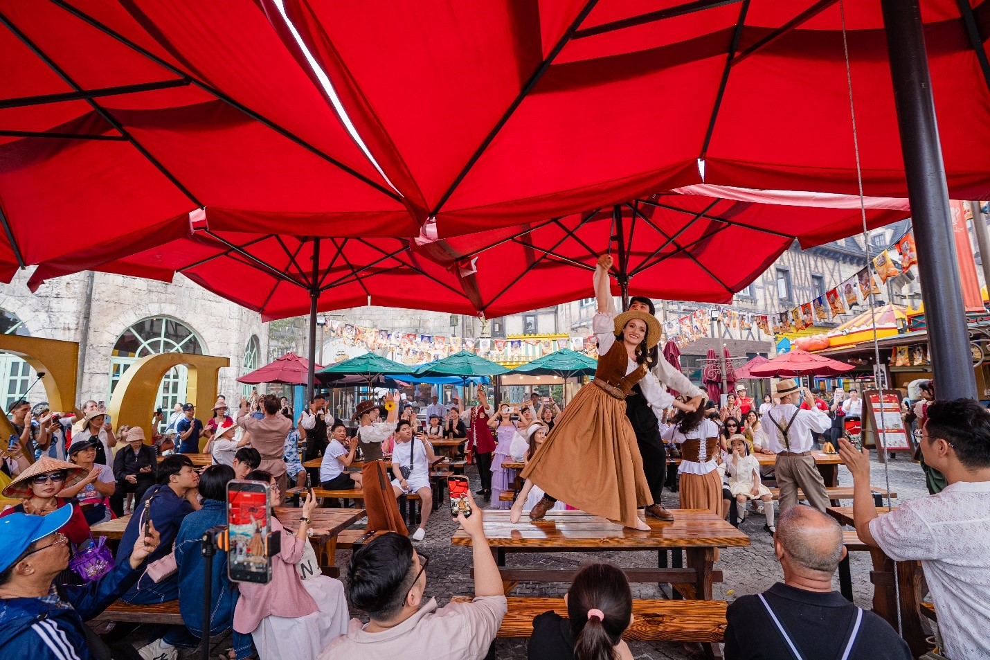 Nghỉ Tết Dương lịch 4 ngày, vì sao Sun World Ba Na Hills là lựa chọn hàng đầu?- Ảnh 3. Nghỉ Tết Dương lịch 4 ngày, vì sao Sun World Ba Na Hills là lựa chọn hàng đầu?- Ảnh 3.