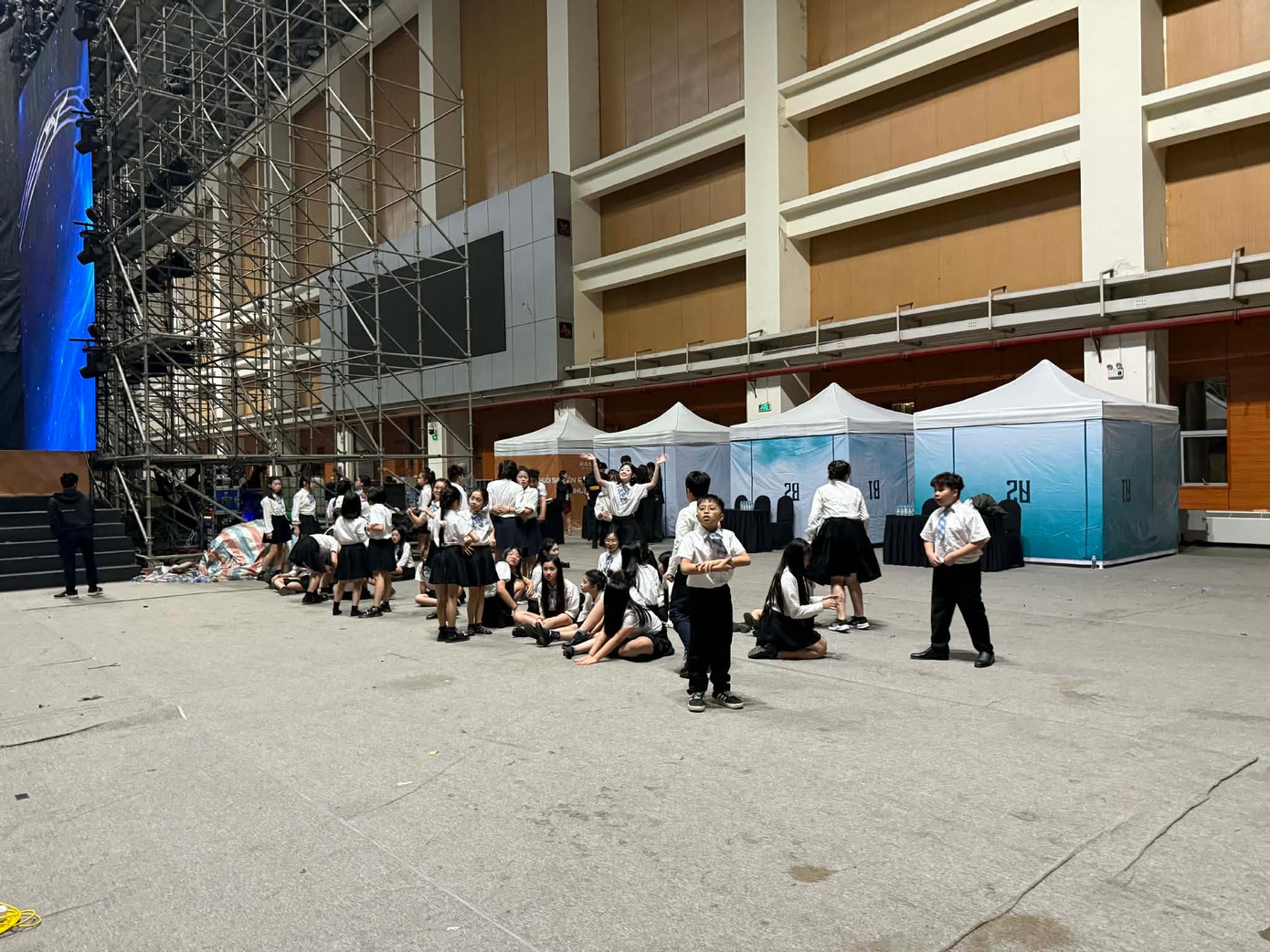 Show nhạc ở Hà Nội khán giả tới mới thông báo hủy: Bài học nhãn tiền- Ảnh 8.