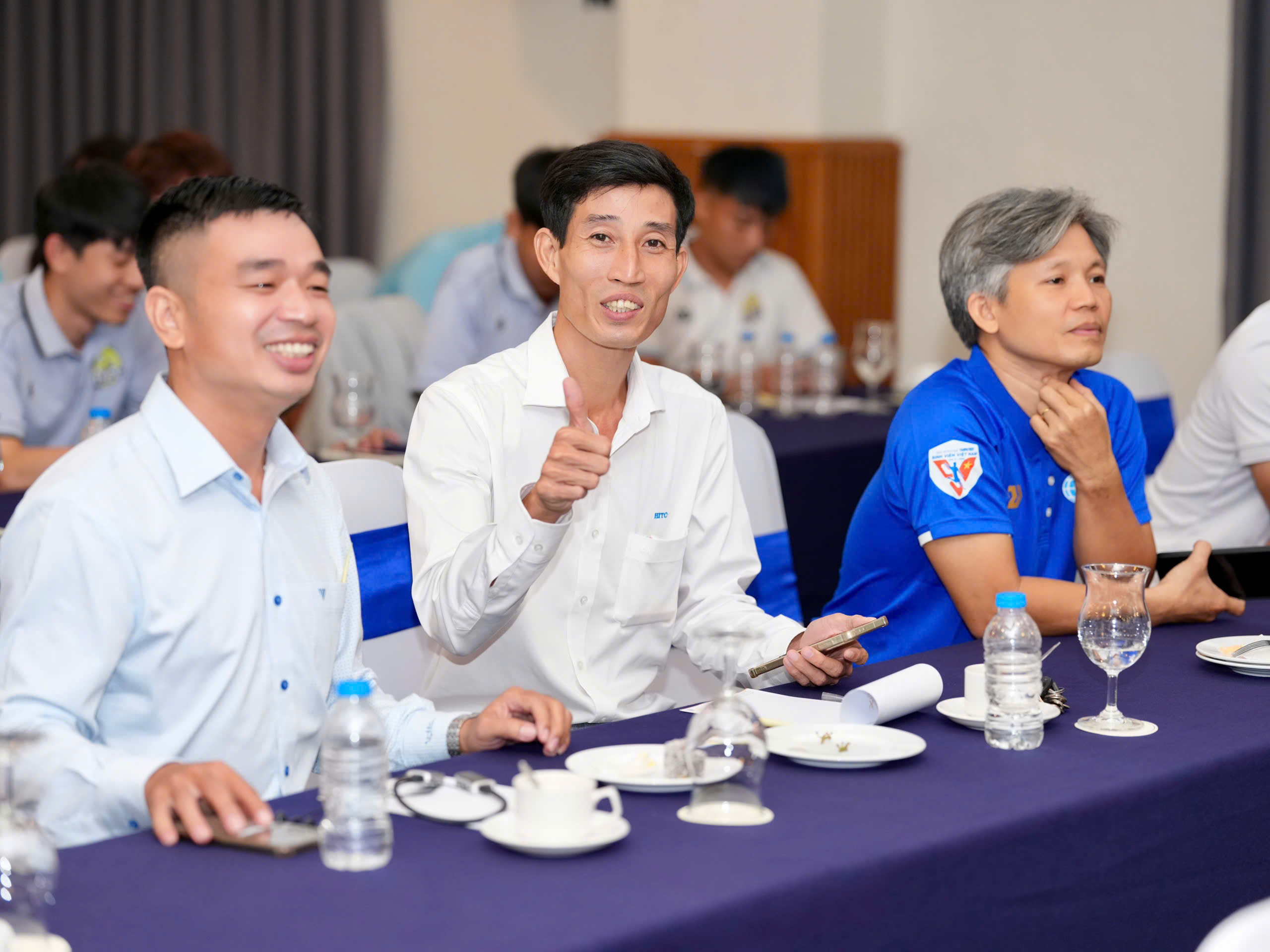 Vòng loại khu vực TP.HCM xuất hiện 3 'nhóm tử thần', các đội căng thẳng…- Ảnh 3.