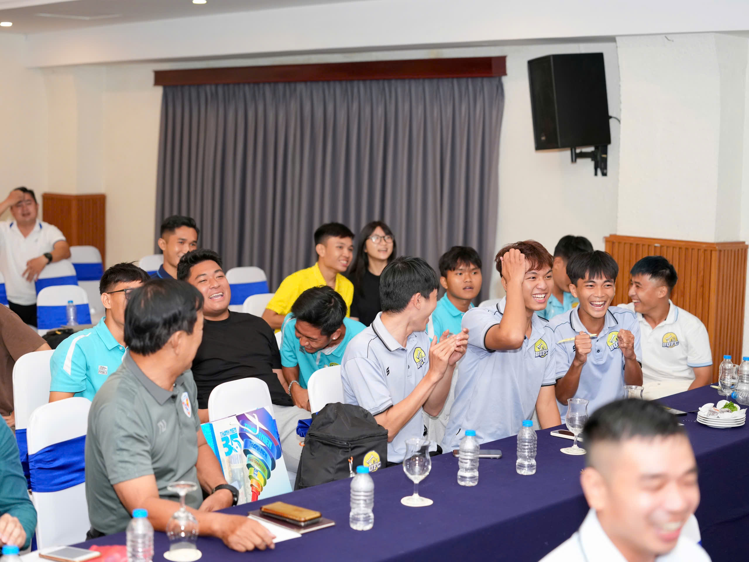 Vòng loại khu vực TP.HCM xuất hiện 3 'nhóm tử thần', các đội căng thẳng…- Ảnh 5.