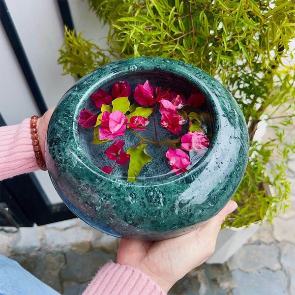 Tại sao bàn thờ Thần Tài luôn có bát nước thả hoa?- Ảnh 3.