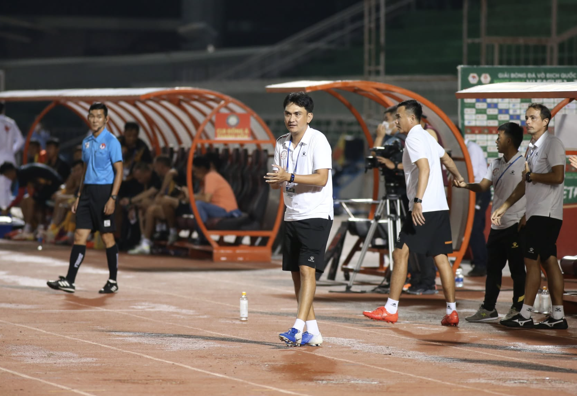 TNSV Thaco Cup ngày càng hay, sẽ là cánh đồng của nhiều 'đóa hoa nở muộn'
- Ảnh 2. TNSV Thaco Cup ngày càng hay, sẽ là cánh đồng của nhiều 'đóa hoa nở muộn'
- Ảnh 2.