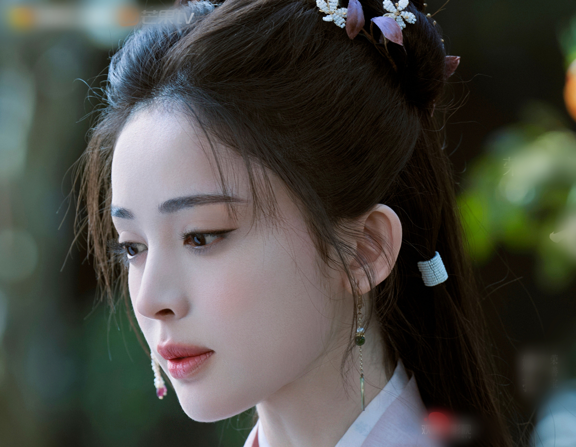 Trung Quốc đang có 1 phim cổ trang hay điên lên được: Nữ chính đẹp đến mức ai đứng cạnh cũng thành tàng hình- Ảnh 10.