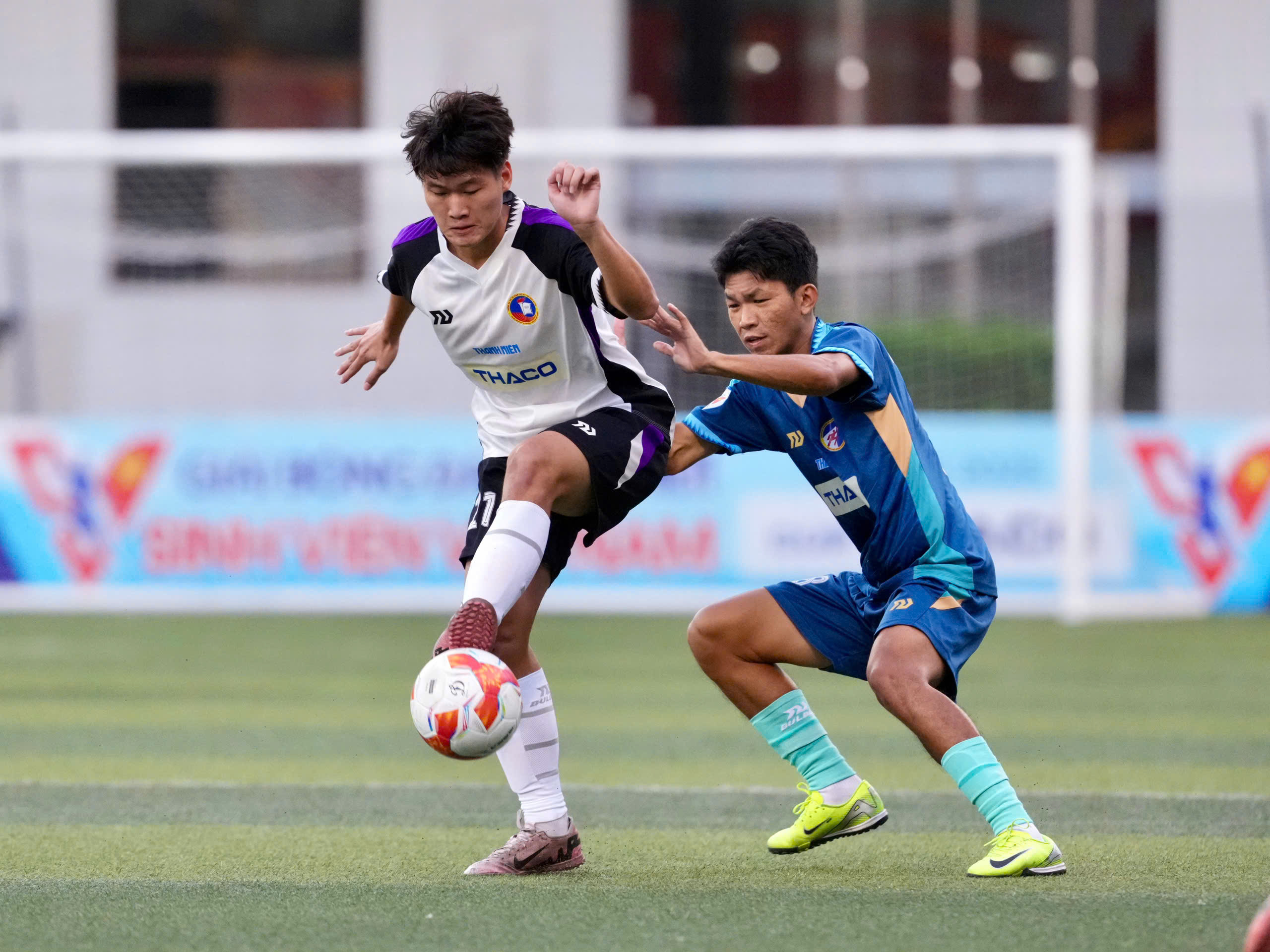 Nhiều trận đấu 'nảy lửa' ở vòng loại giải bóng đá Thanh Niên sinh viên Việt Nam- Ảnh 2.