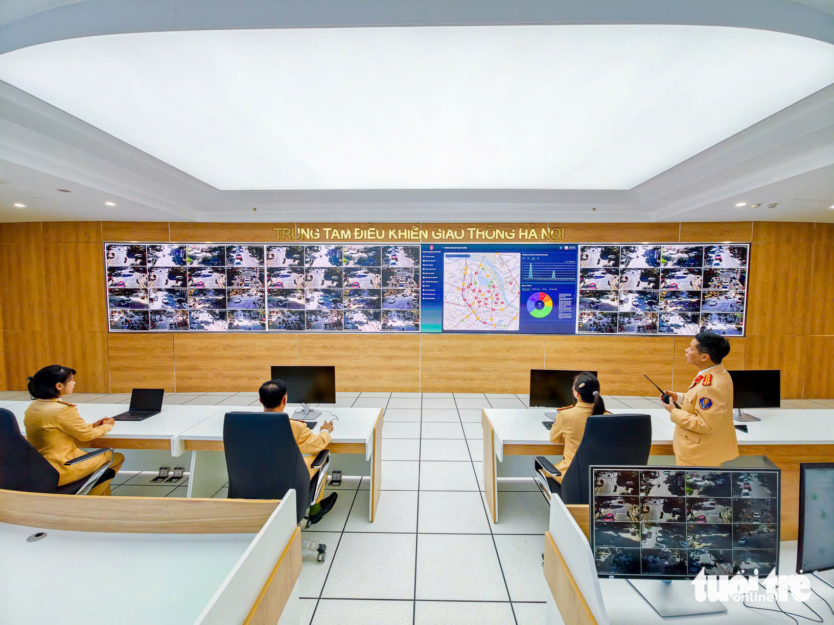 1767012502 919 Pho cuc truong CSGT Dich den la su an toan