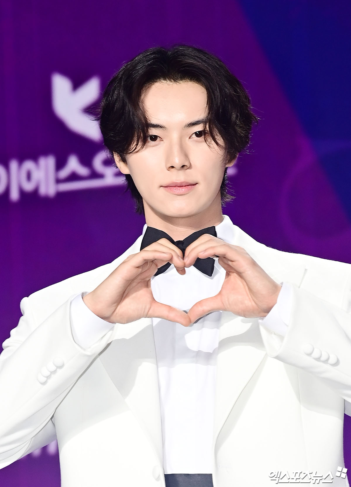 Siêu thảm tím APAN Star Awards 2025: IU hóa “nữ thần mùa xuân”, 2 bạn trai màn ảnh của Yoona đụng độ- Ảnh 7.