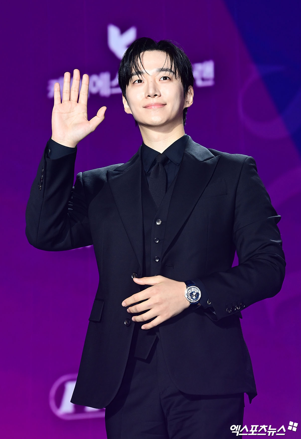 Siêu thảm tím APAN Star Awards 2025: IU hóa “nữ thần mùa xuân”, 2 bạn trai màn ảnh của Yoona đụng độ- Ảnh 9.