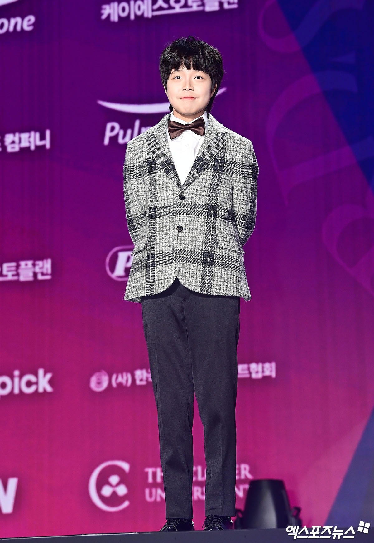 Siêu thảm tím APAN Star Awards 2025: IU hóa “nữ thần mùa xuân”, 2 bạn trai màn ảnh của Yoona đụng độ- Ảnh 19.