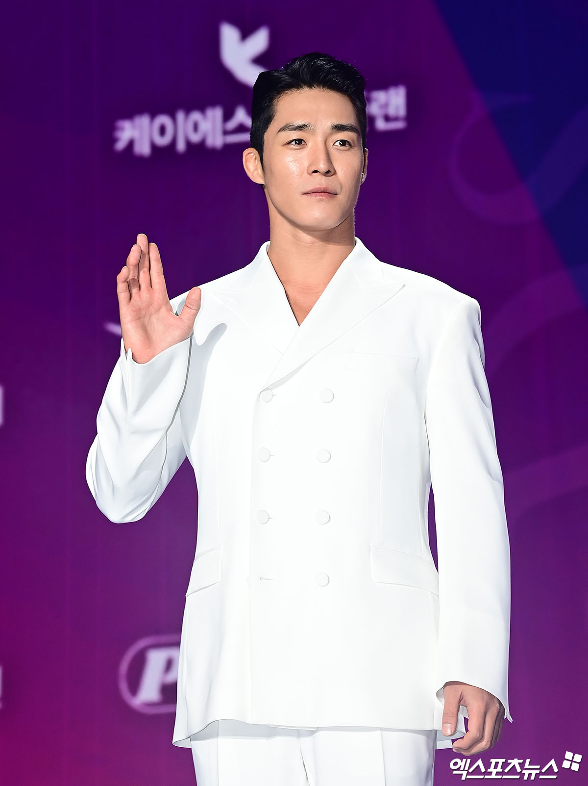 Siêu thảm tím APAN Star Awards 2025: IU hóa “nữ thần mùa xuân”, 2 bạn trai màn ảnh của Yoona đụng độ- Ảnh 23.