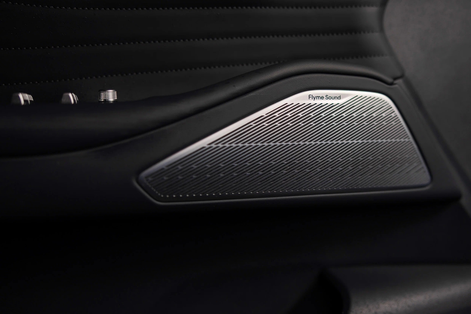 Khách Việt mua ô tô gầm cao cỡ C sắp có thêm lựa chọn xe PHEV mới - 9