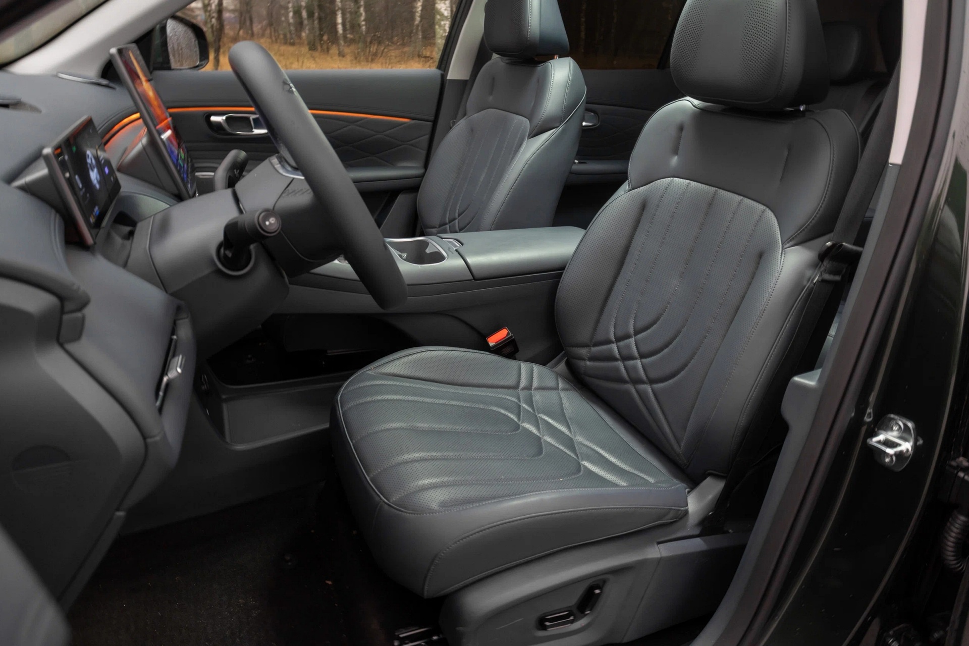 Khách Việt mua ô tô gầm cao cỡ C sắp có thêm lựa chọn xe PHEV mới - 10