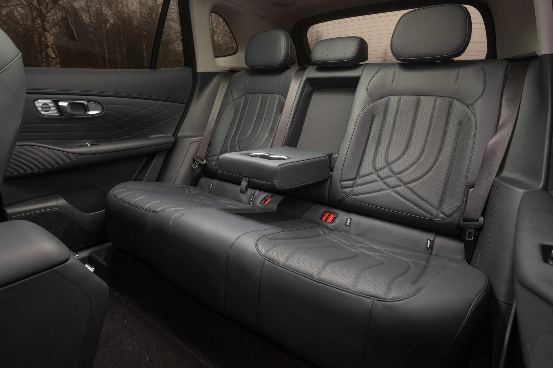 Khách Việt mua ô tô gầm cao cỡ C sắp có thêm lựa chọn xe PHEV mới - 11