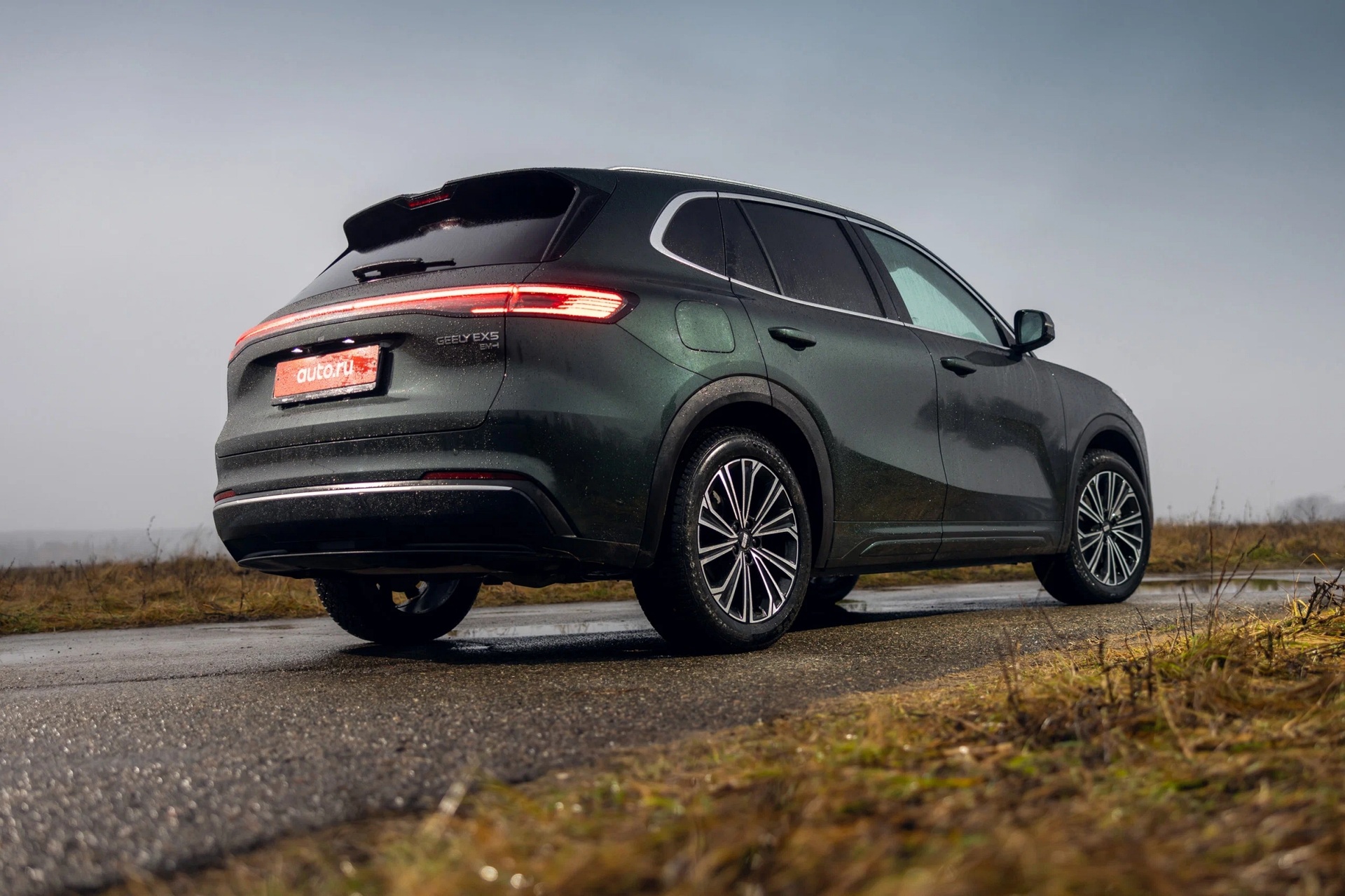 Khách Việt mua ô tô gầm cao cỡ C sắp có thêm lựa chọn xe PHEV mới - 14