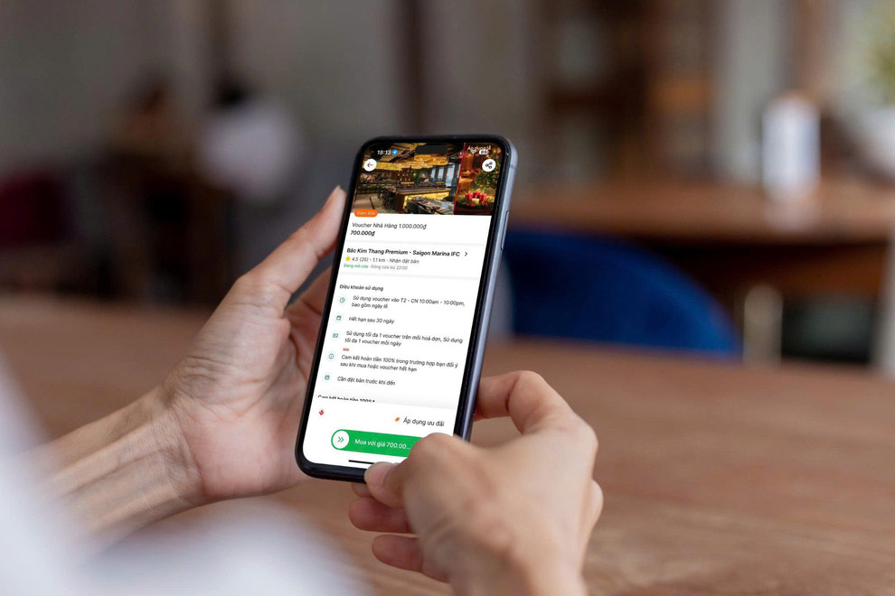 Gia đình trẻ đặt xe, đồ ăn qua app để kiểm soát chi tiêu hàng ngày - 2