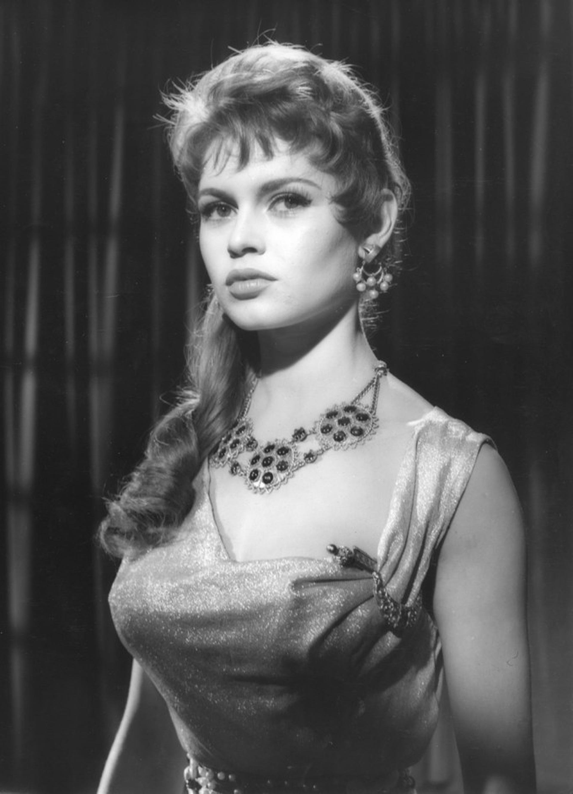 Vẻ đẹp của biểu tượng gợi cảm thách thức mọi chuẩn mực về sự nữ tính - 13