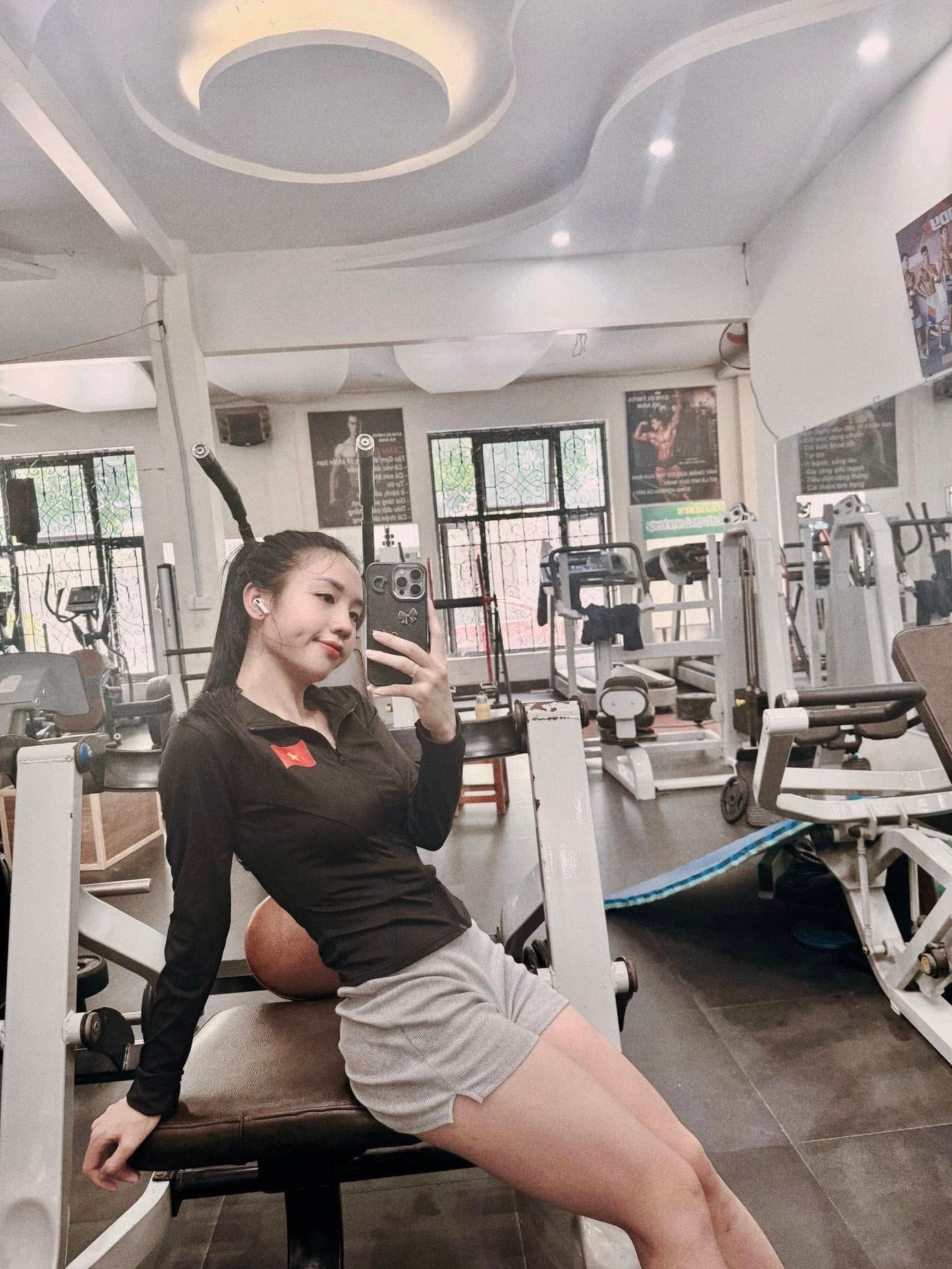 Trần Thị Duyên thi đấu ở vị trí tiền vệ, hậu vệ cánh, nổi bật với khả năng tranh chấp mạnh mẽ, lối chơi lăn xả và tinh thần không ngại va chạm. Ngoài thời gian trên sân tập, Duyên tích cực rèn thể lực, hình thể ở phòng gym.