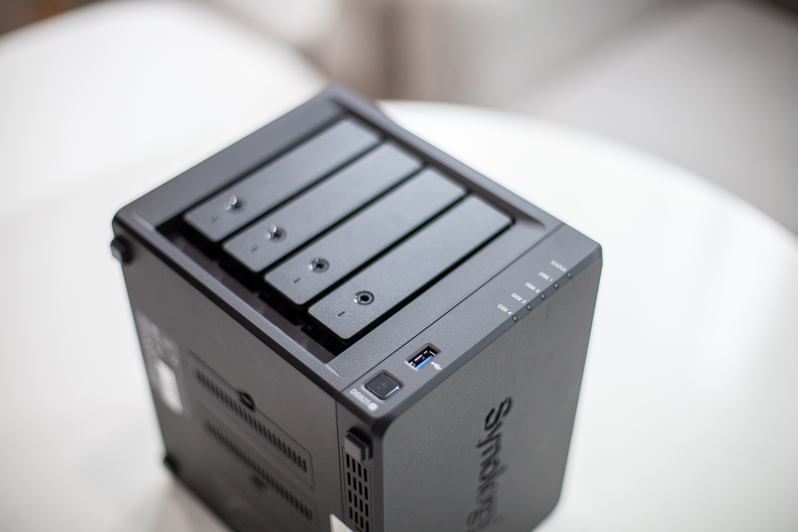 Nền tảng lưu trữ cho doanh nghiệp hiện đại 2 Synology DiskStation DS925+: nền tảng lưu trữ cho doanh nghiệp hiện đại - Ảnh 2.