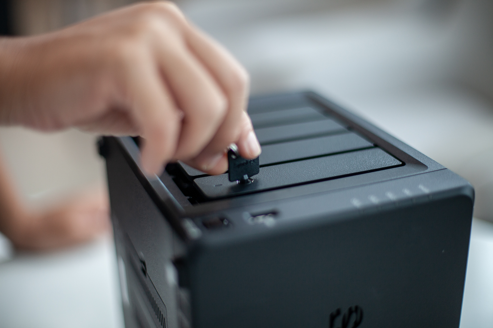 Nền tảng lưu trữ cho doanh nghiệp hiện đại 3 Synology DiskStation DS925+: nền tảng lưu trữ cho doanh nghiệp hiện đại - Ảnh 3.