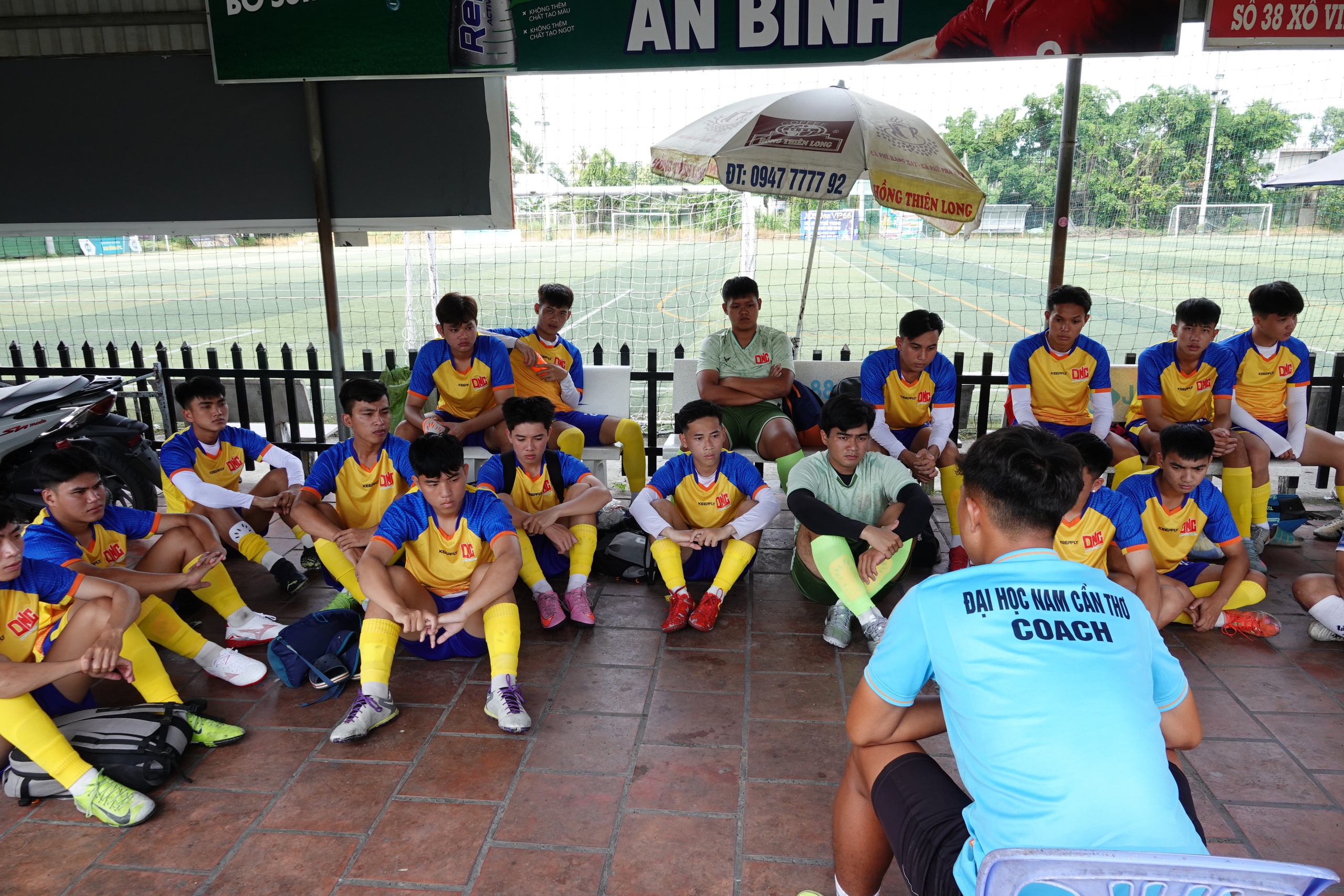 Trường ĐH Nam Cần Thơ quyết tâm giành 'vé vàng' vòng loại TNSV THACO cup 2026- Ảnh 2. Trường ĐH Nam Cần Thơ quyết tâm giành 'vé vàng' vòng loại TNSV THACO cup 2026- Ảnh 2.