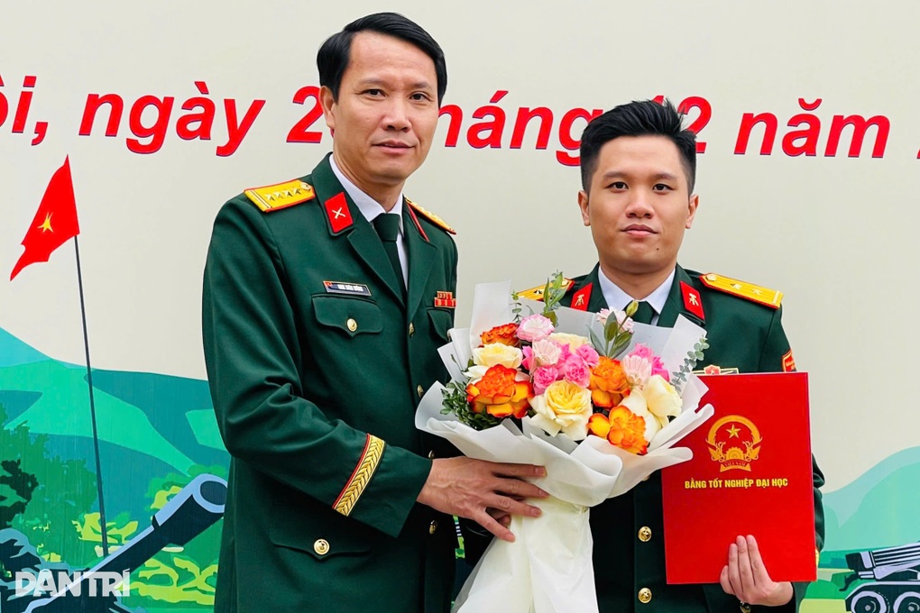 Cãi lời mẹ, nam sinh tốt nghiệp loại giỏi, được giữ lại trường - 2