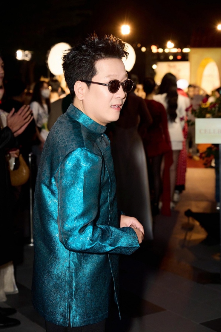 Trường Giang trầm trồ chiếc đồng hồ của Trấn Thành. Video: Khắc Bình