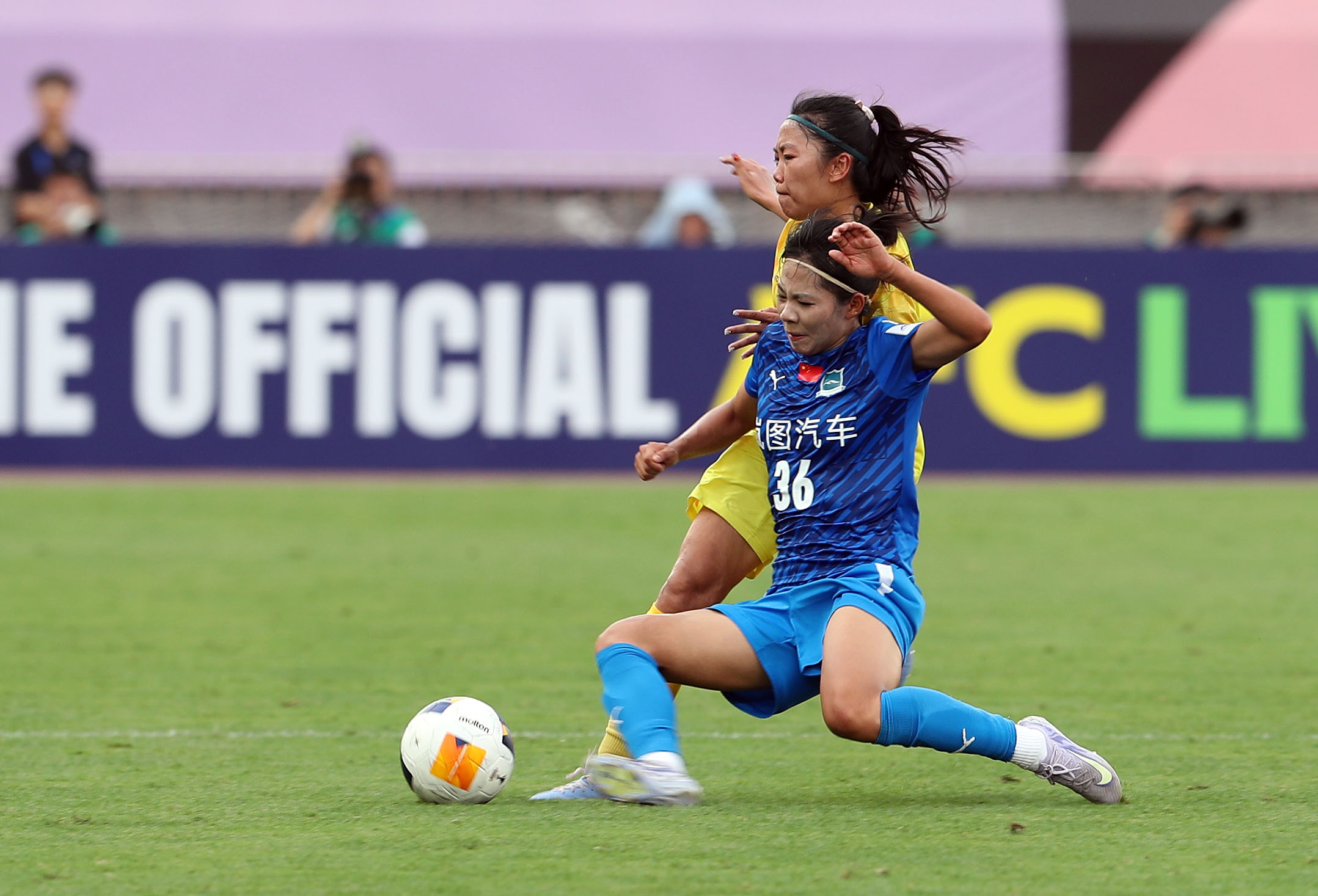 Những thành tích ấn tượng của bóng đá Việt Nam trong năm 2025 - Ảnh 3.